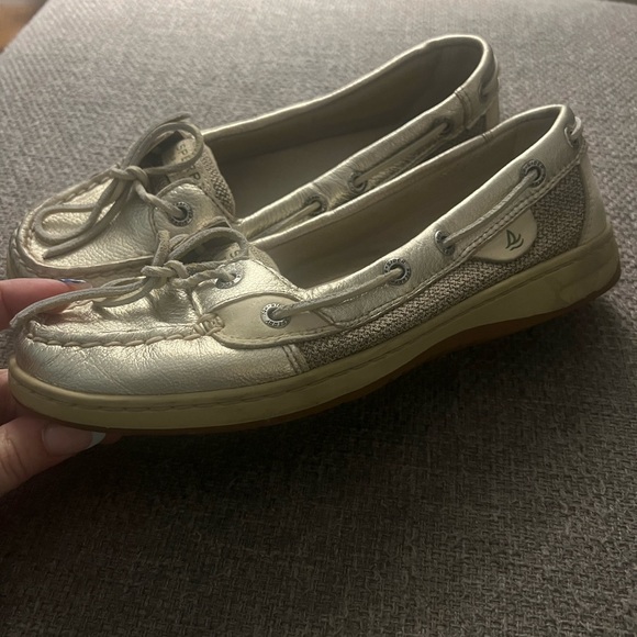 Gold sperrys - Picture 2 of 4